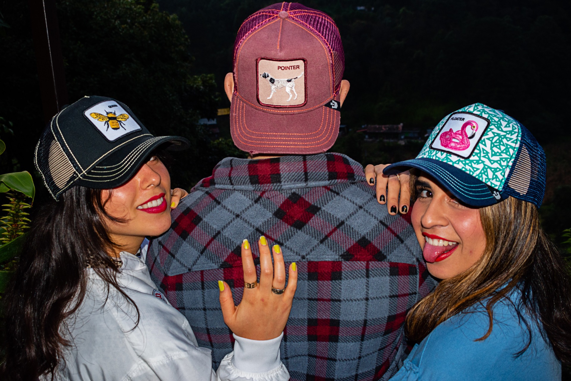 ILUMINACIÓN: Flash ÁNGULO DE TOMA: Normal TIPO DE CÁMARA: Nikon D5600 APERTURA: F/4 VELOCIDAD: 1/200s ISO: 320 LUGAR: Tlatlauquitepec, Puebla FECHA DE CREACIÓN: 14/10/2020